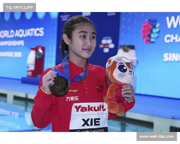 谢佩铃15岁世锦赛首秀摘女子10米台铜牌 稳定性有待提升 谢佩铃15岁世锦赛首秀摘女子10米台铜牌 稳定性有待提升