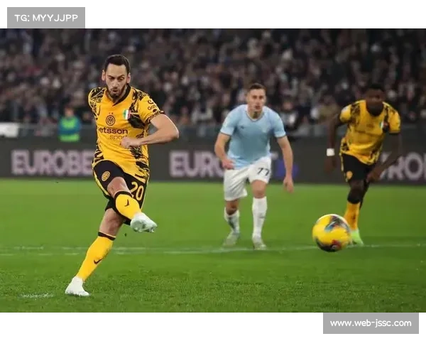 恰尔汗奥卢与巴雷拉恢复合练,国际米兰中场危机缓解 恰尔汗奥卢与巴雷拉恢复合练,国际米兰中场危机缓解